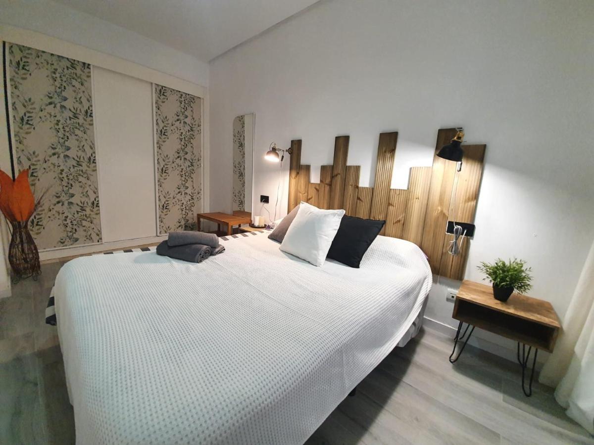Apartamentos Alamos Малага Экстерьер фото